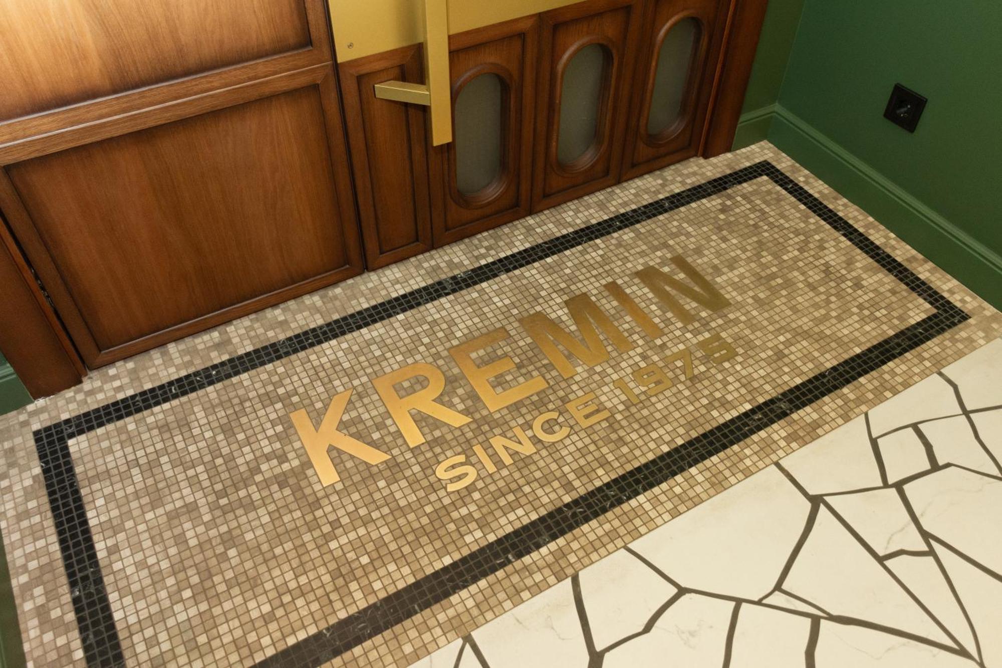 Kremin Hotel Krementschuk Exterior foto